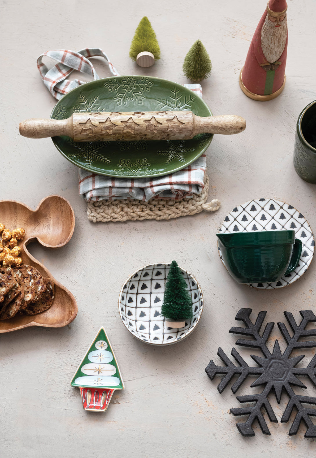 Stoneware with Tree Pattern