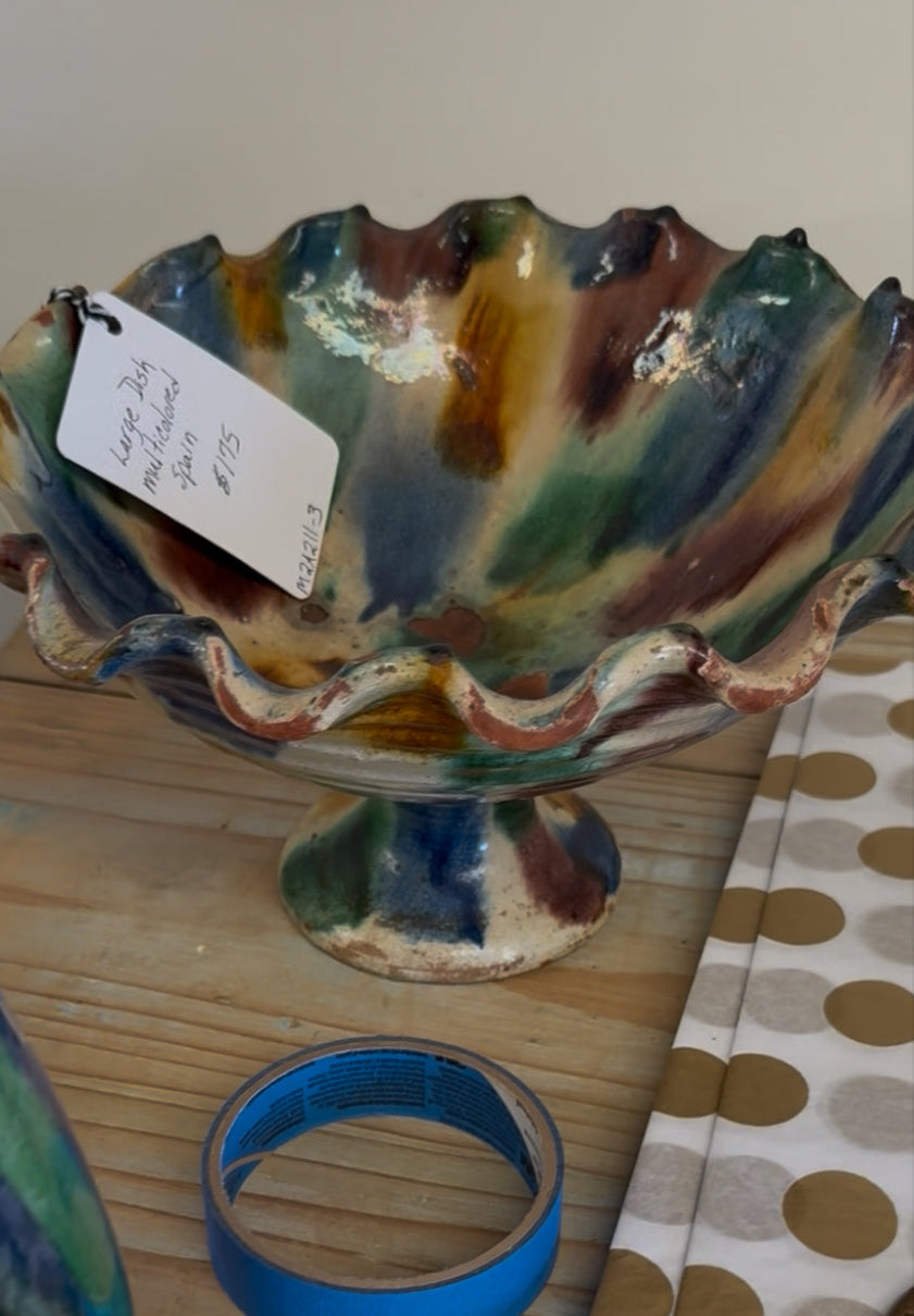 Scalloped Edge Spanish Footed Dish