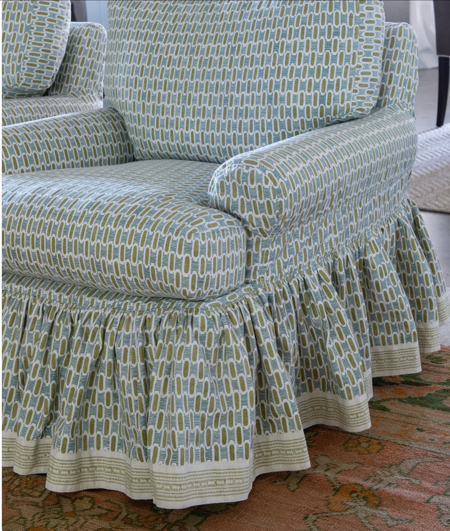 C3188-01SW Slipcover Swivel Chair