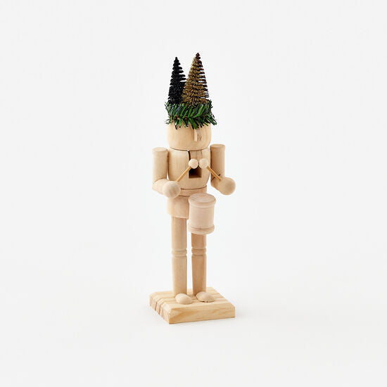 Natural Nutcracker W/Sisal Tree