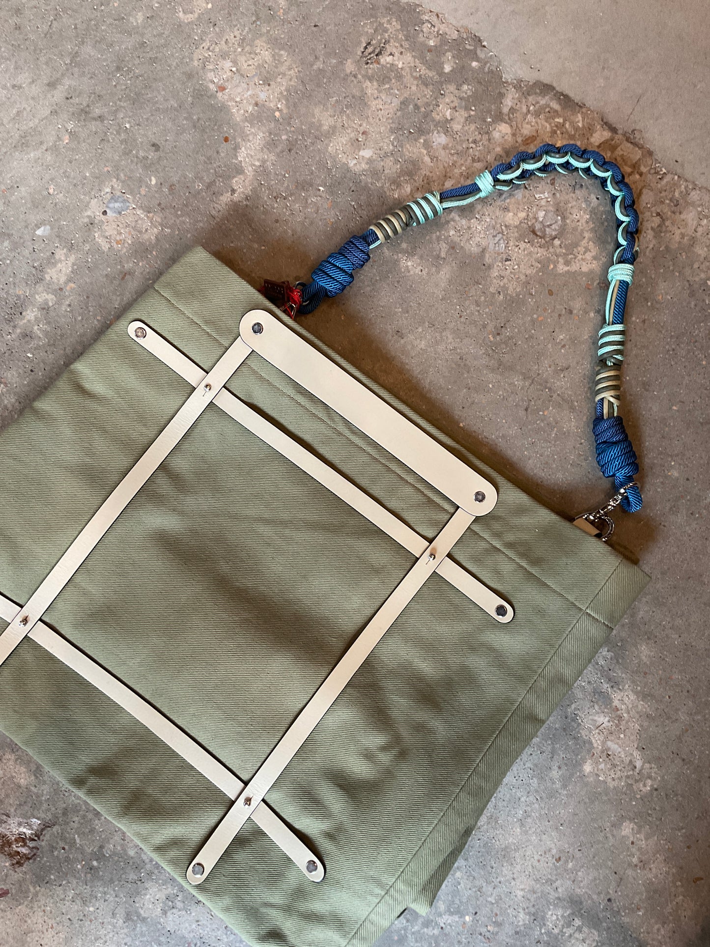 Candide Bag Kaki w/Alice Strap
