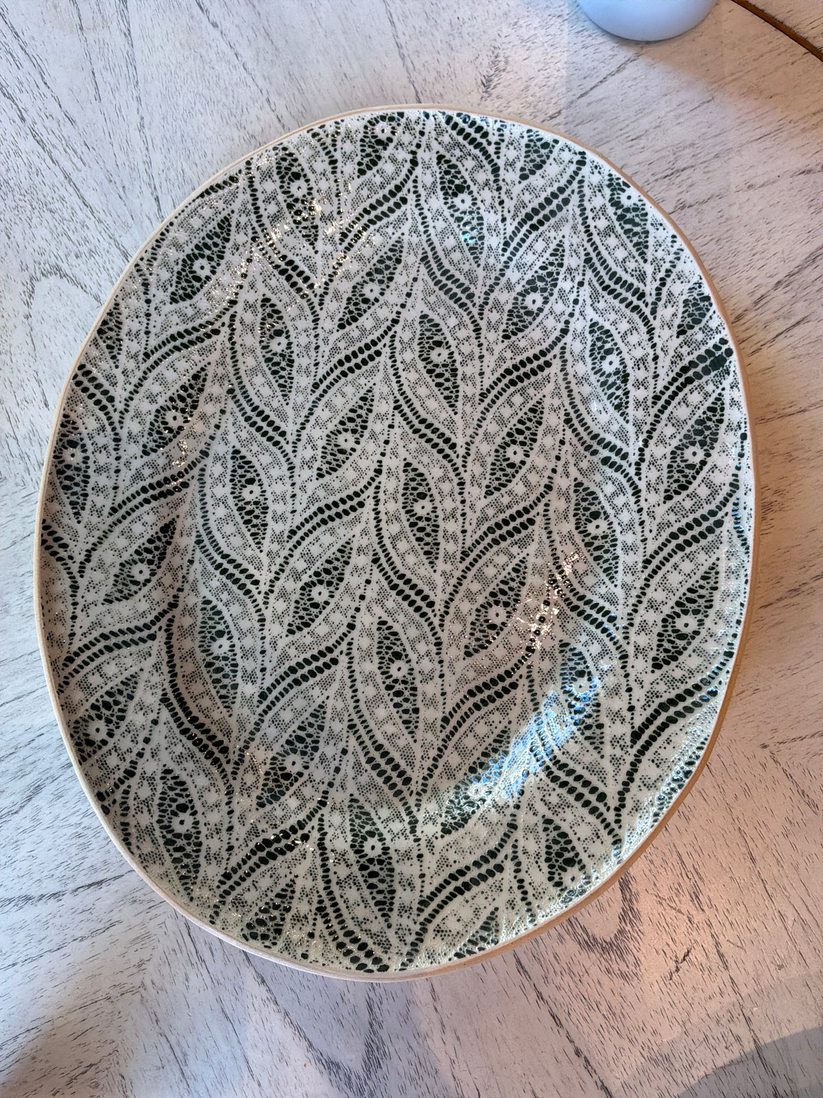 Medium Oval Paisley Pine