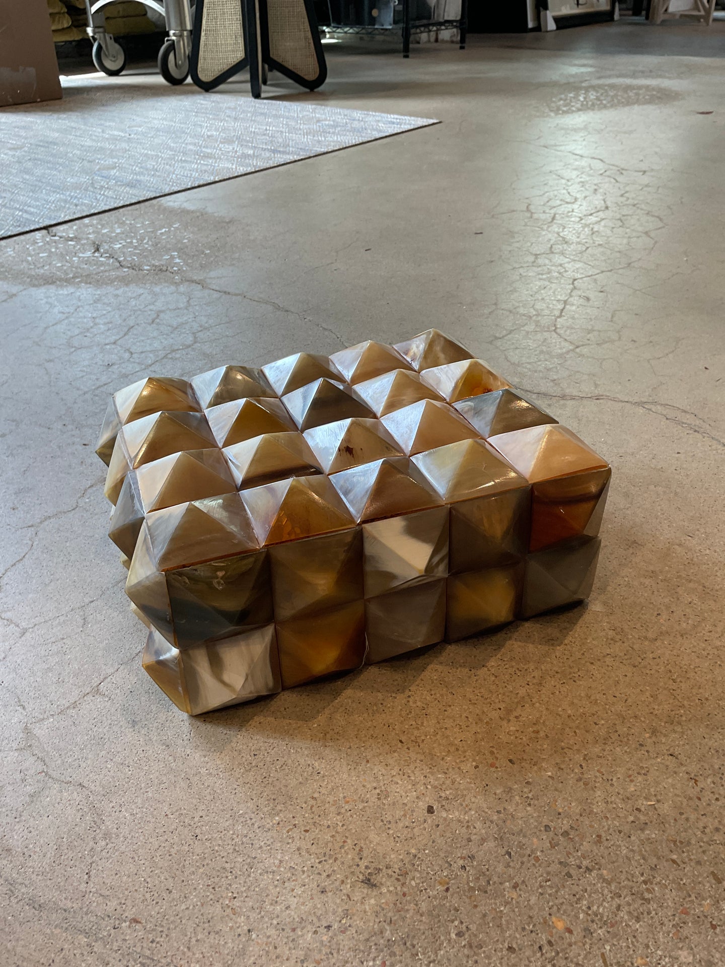 Horn Pyramid Box