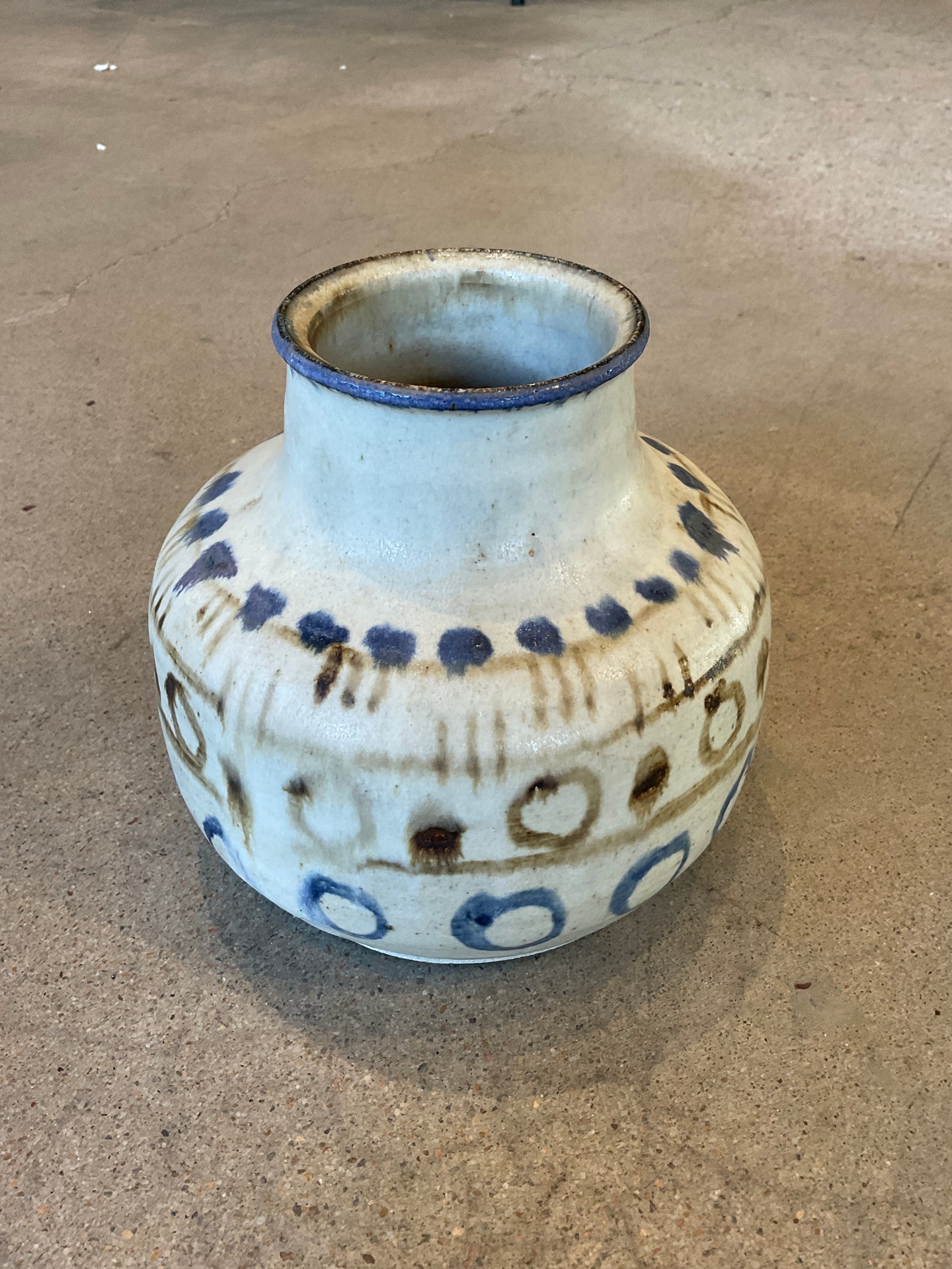 Light gray stoneware vase