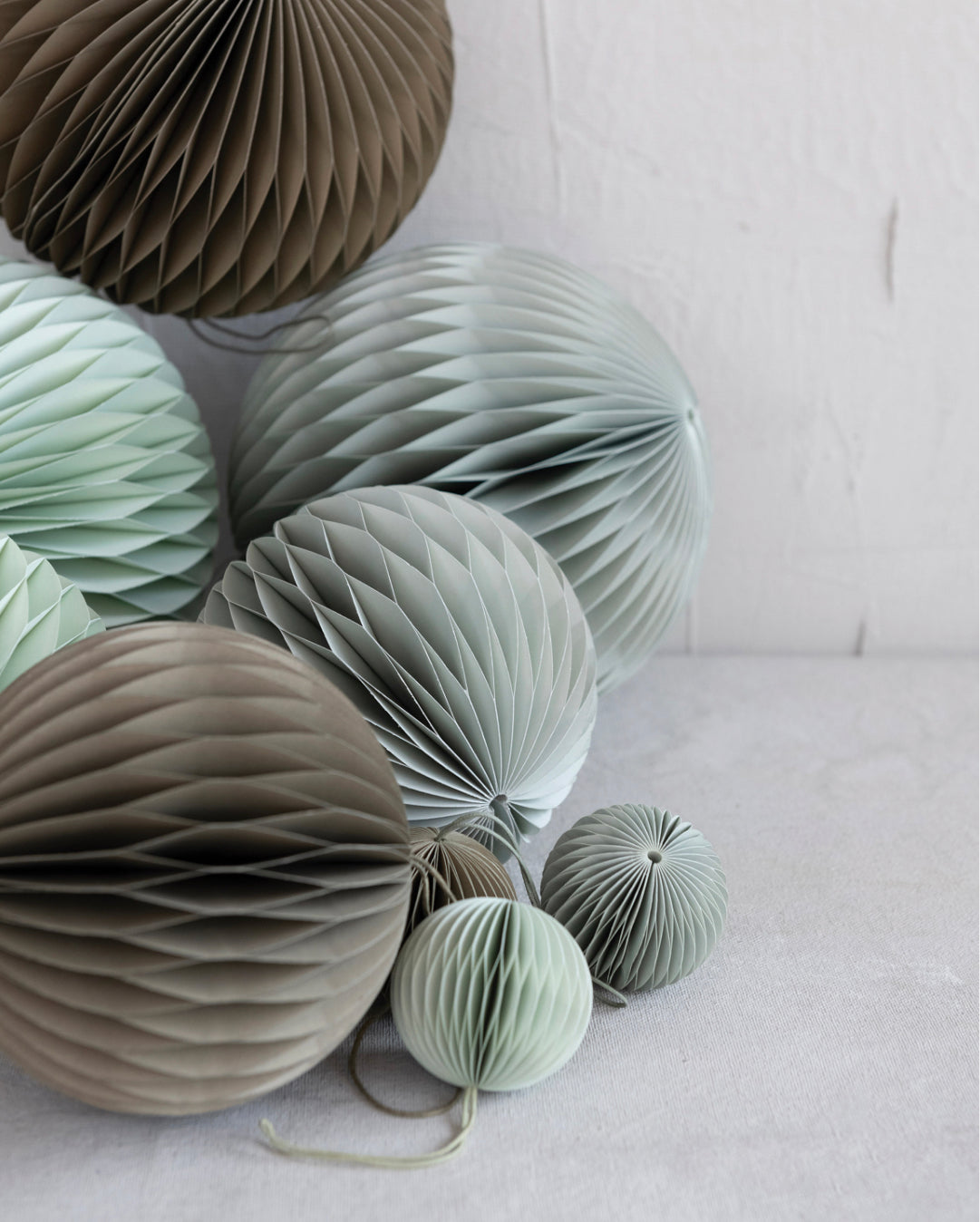 7" Round Paper Honeycomb Ornament, 3 Colors