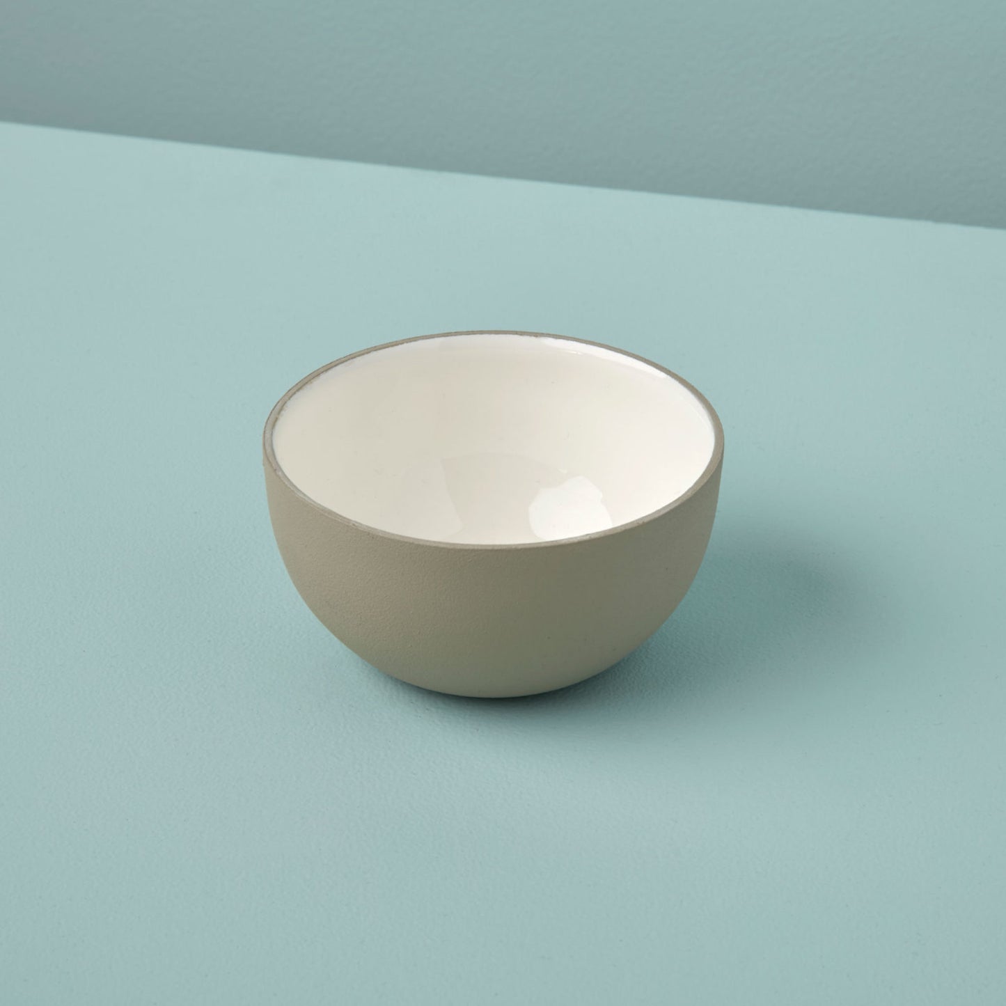 Dove Aluminum & Enamel