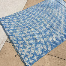 Load image into Gallery viewer, Bev Cotton Printed Rug
