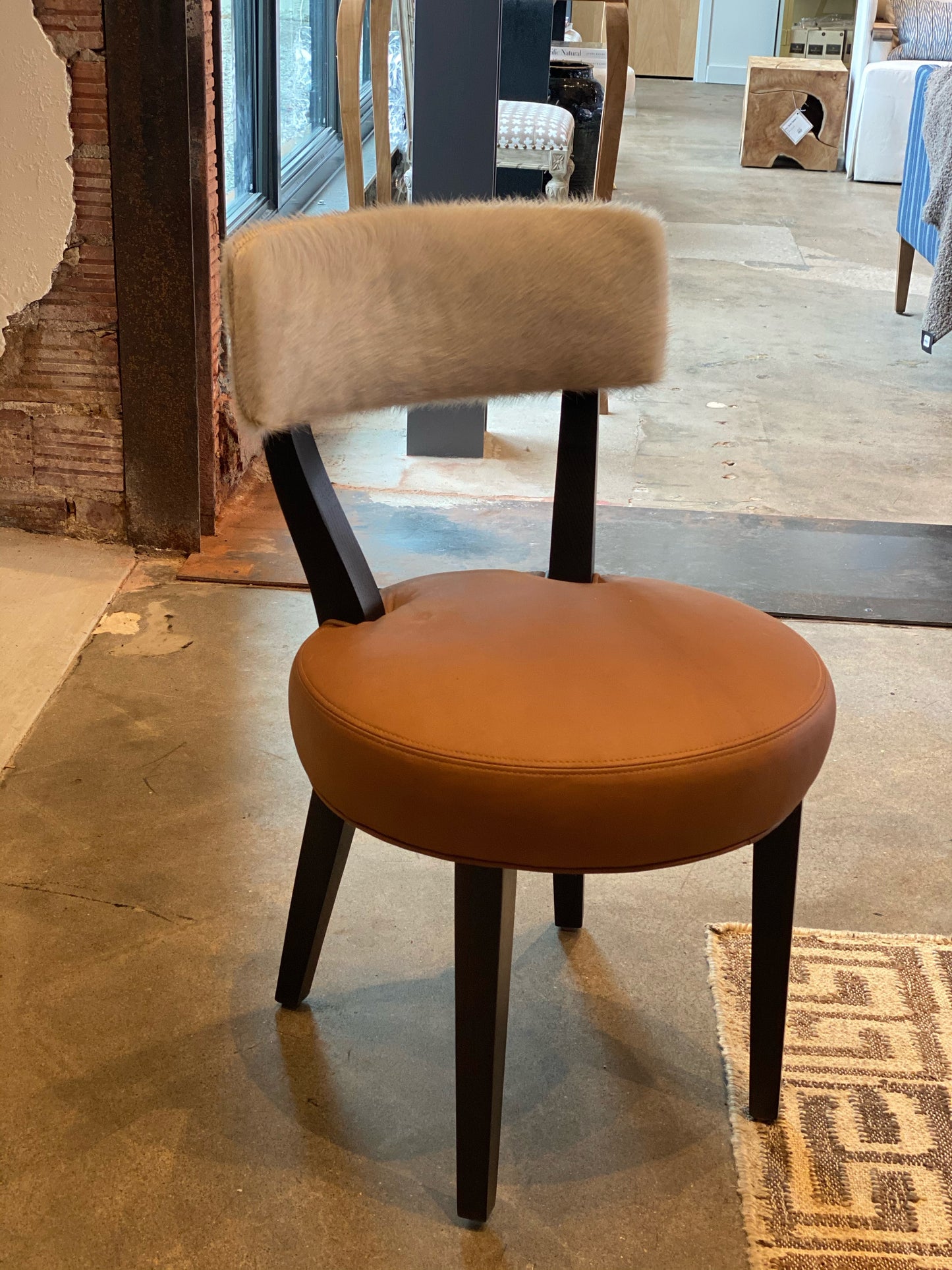 L5988-01 Leather Chair