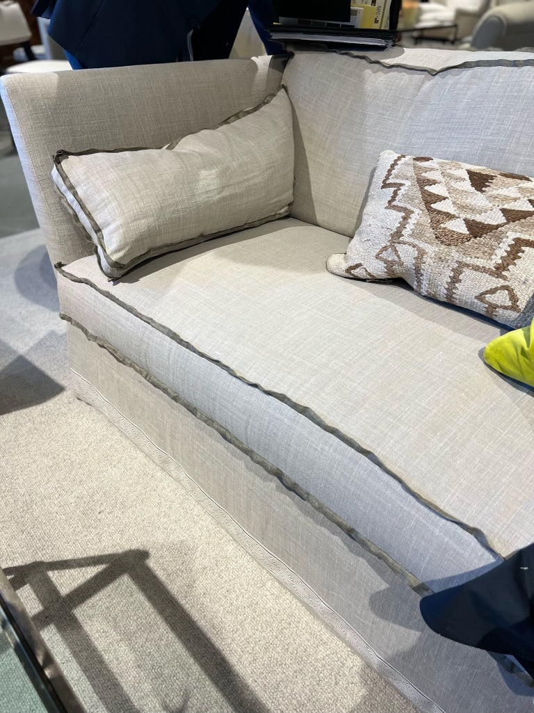 3560-03 Sofa - Sahara Sands