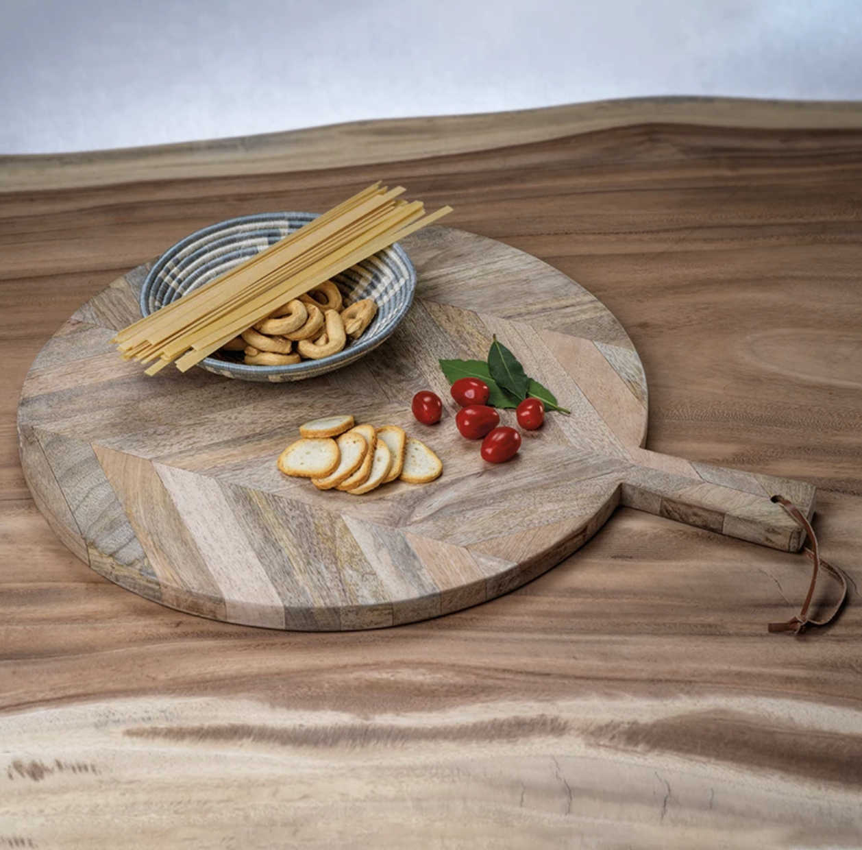Mango Wood Charcuterie / Pizza Board