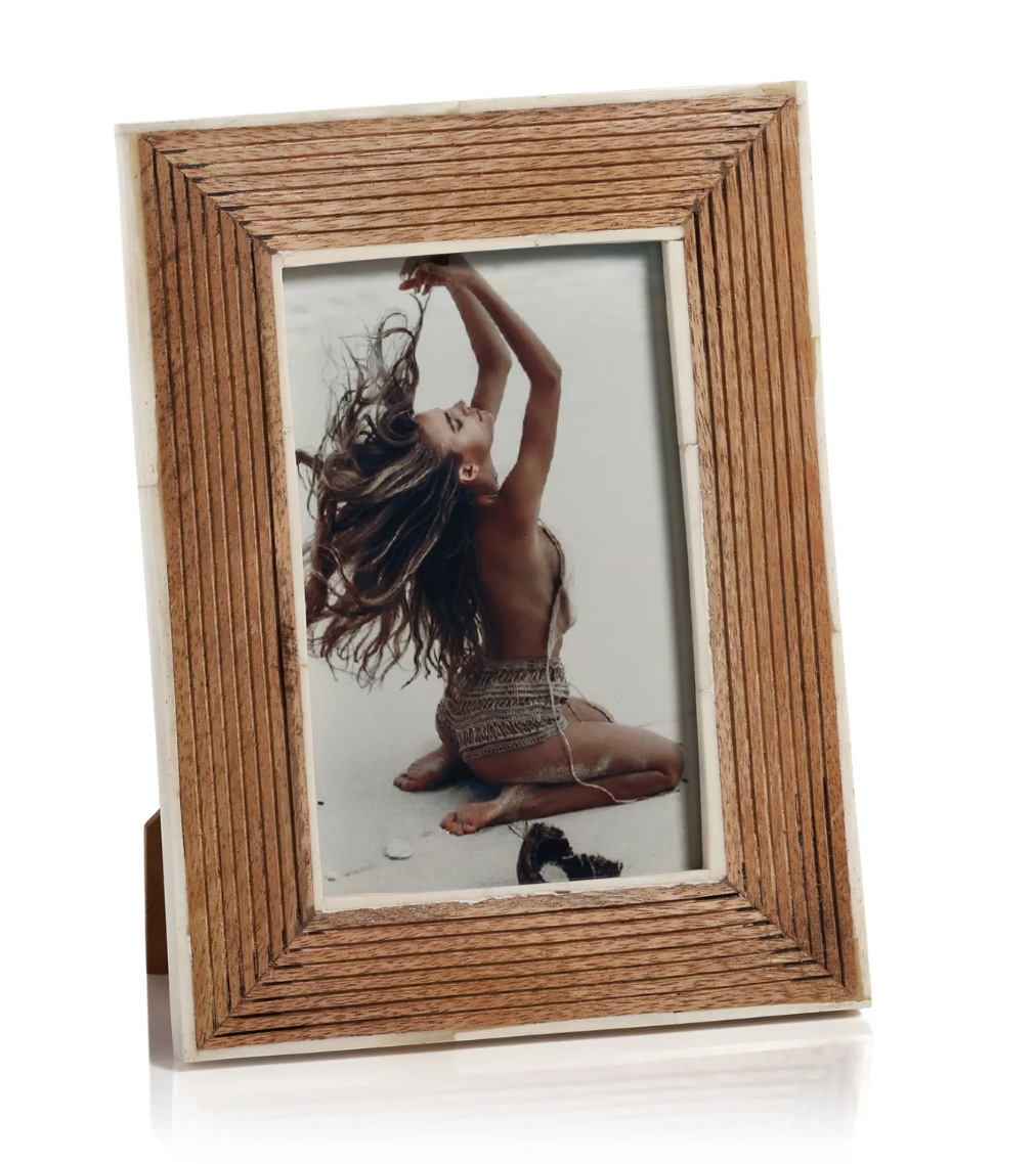 Ribbed Mango Wood Frame