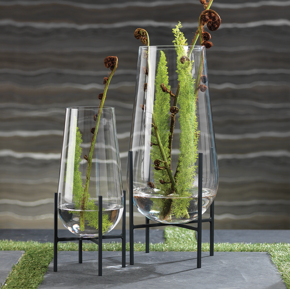 Salema Vase / Hurricane on Metal Stand