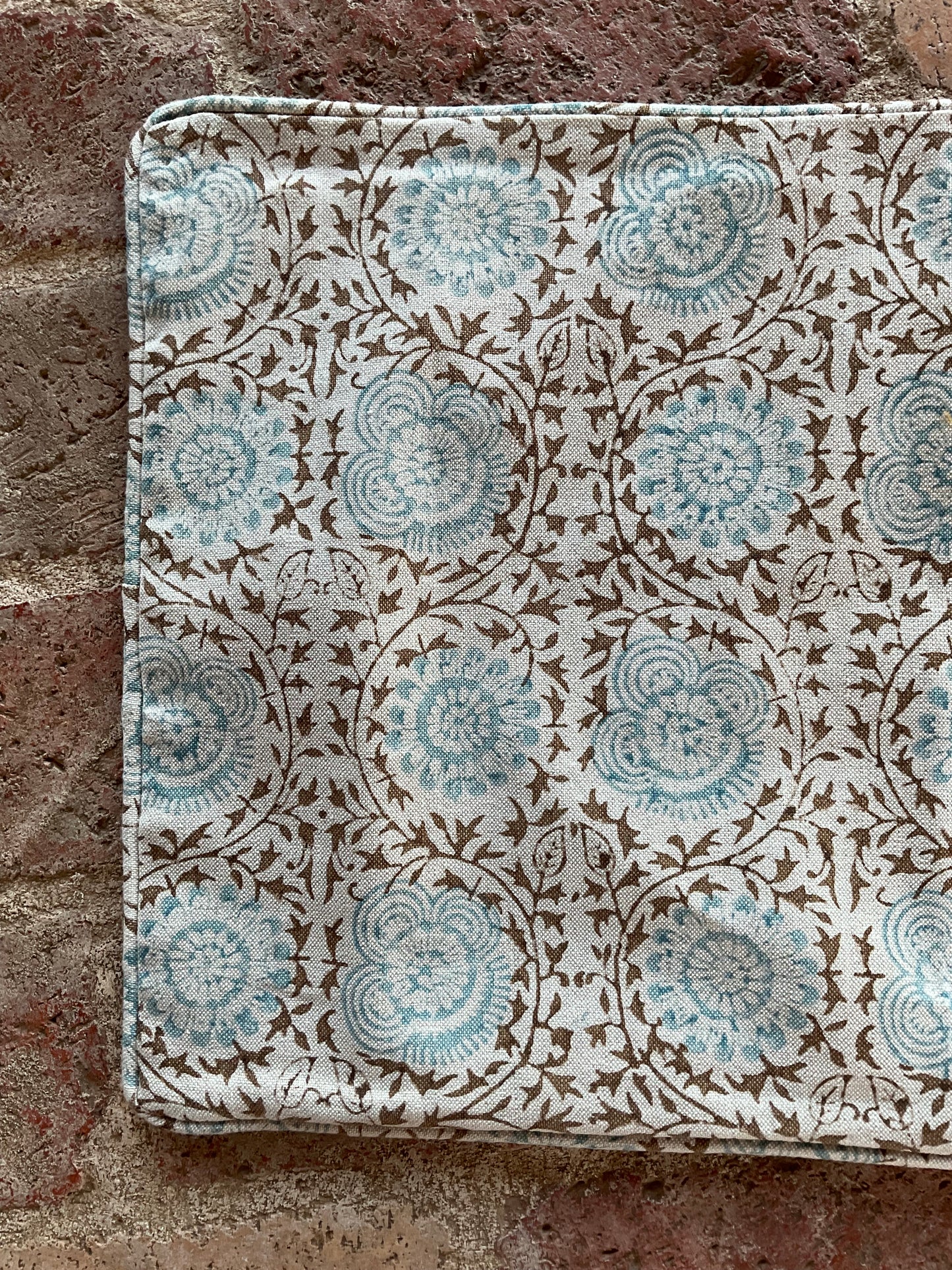 Java Pillow Brown/Blue Lumbar