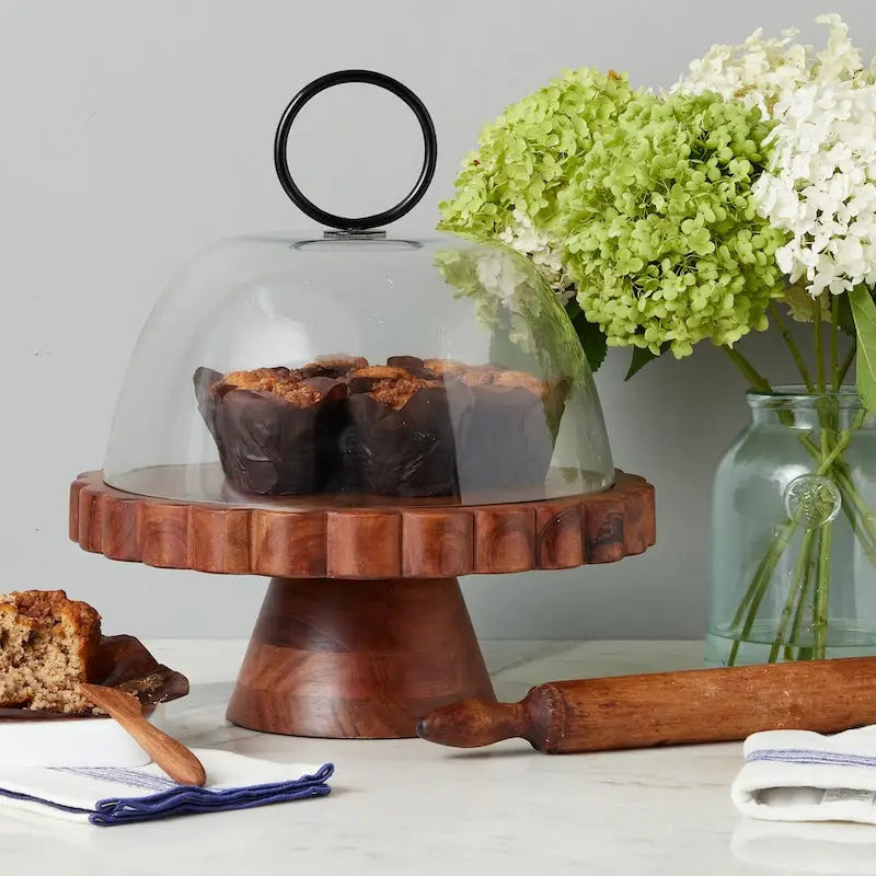 Round Scalloped Cake Stand