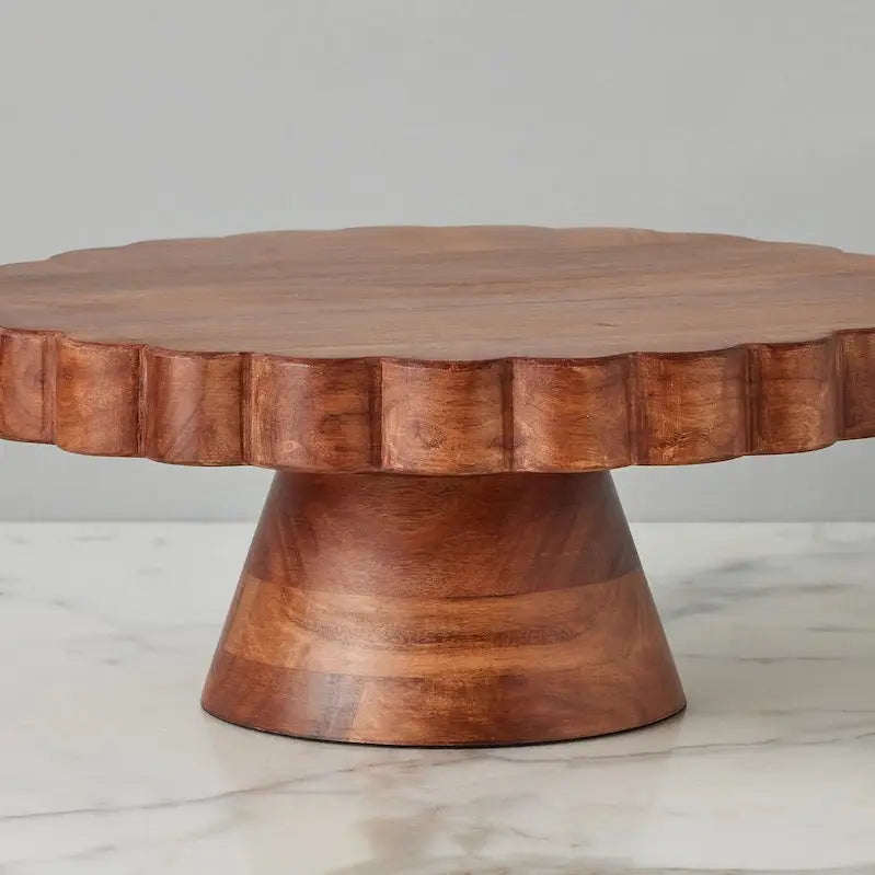 Round Scalloped Cake Stand