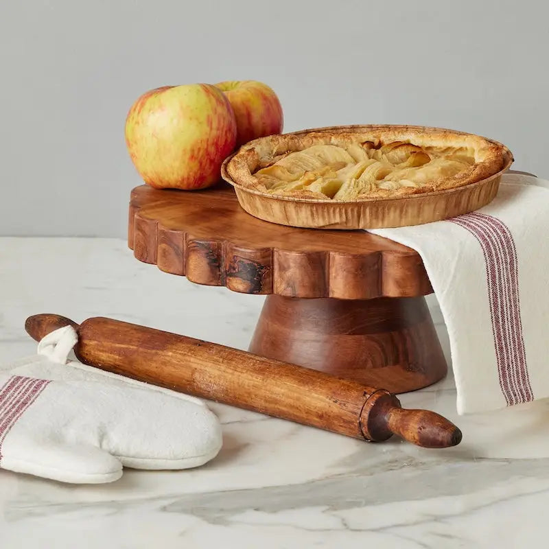 Round Scalloped Cake Stand
