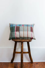 Load image into Gallery viewer, Vintage quilt Lumbar pillows

