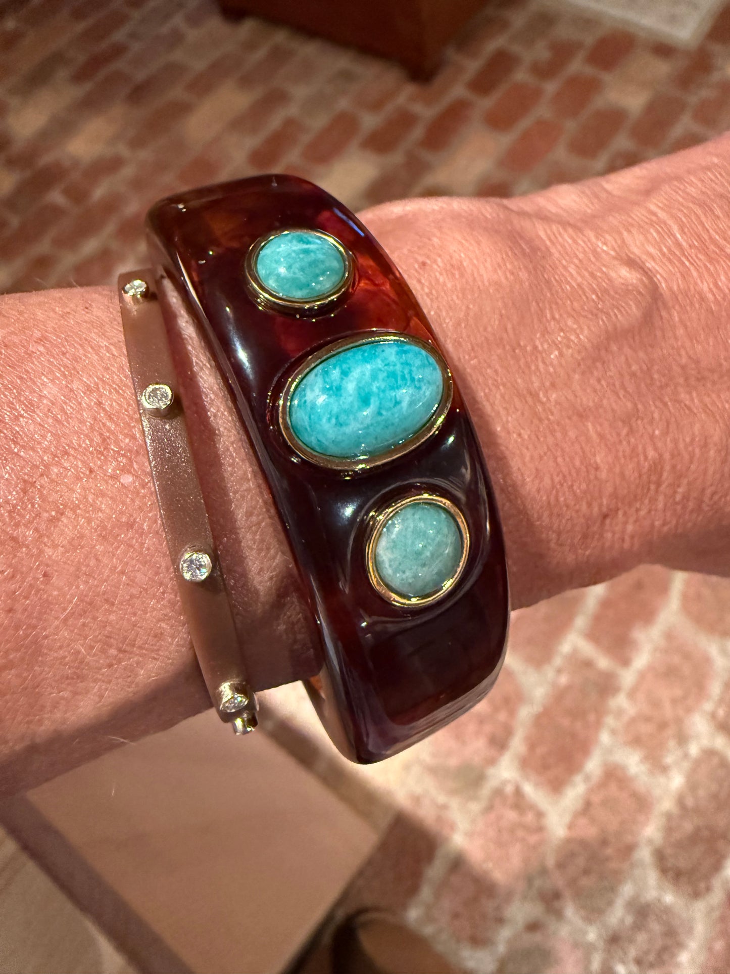 Tortoise Shell Resin / Aquamarine Quartz