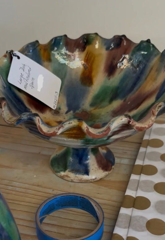 Scalloped Edge Spanish Footed Dish