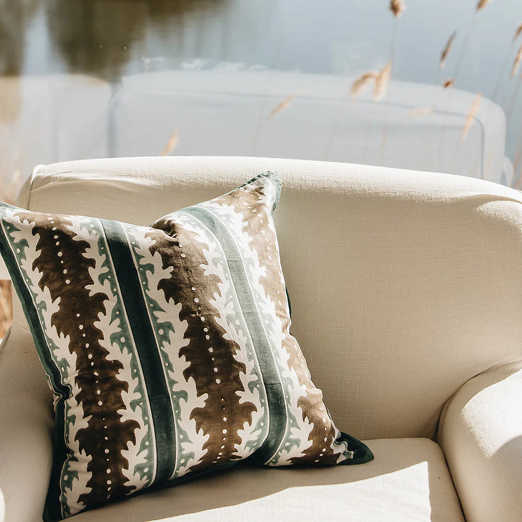 Gustavia Pillow 22 x 22