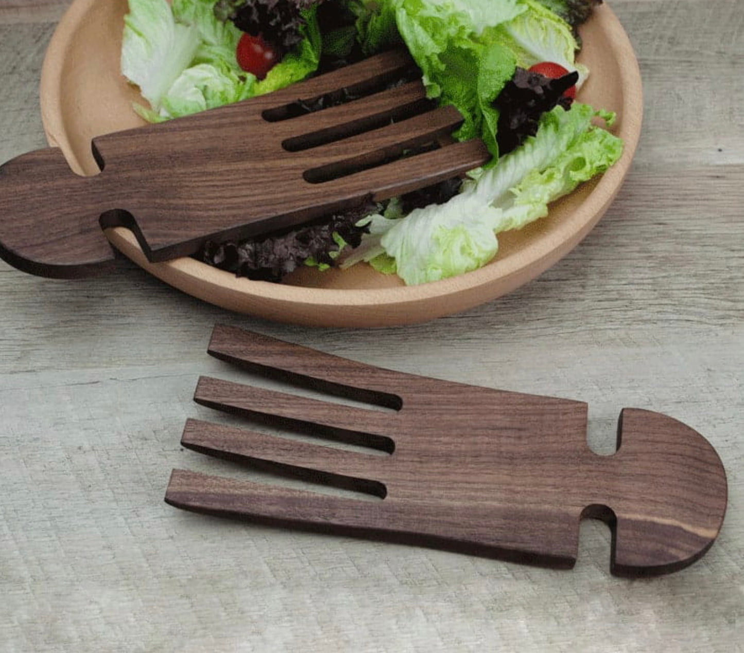 9” Walnut Salad Hands