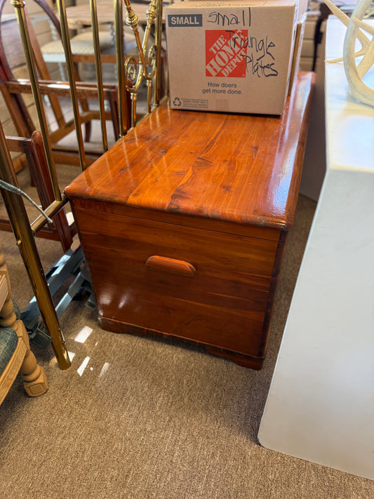 Large Pine Blanket/Storage Chest