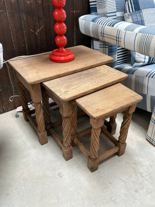 Oak Nesting Tables