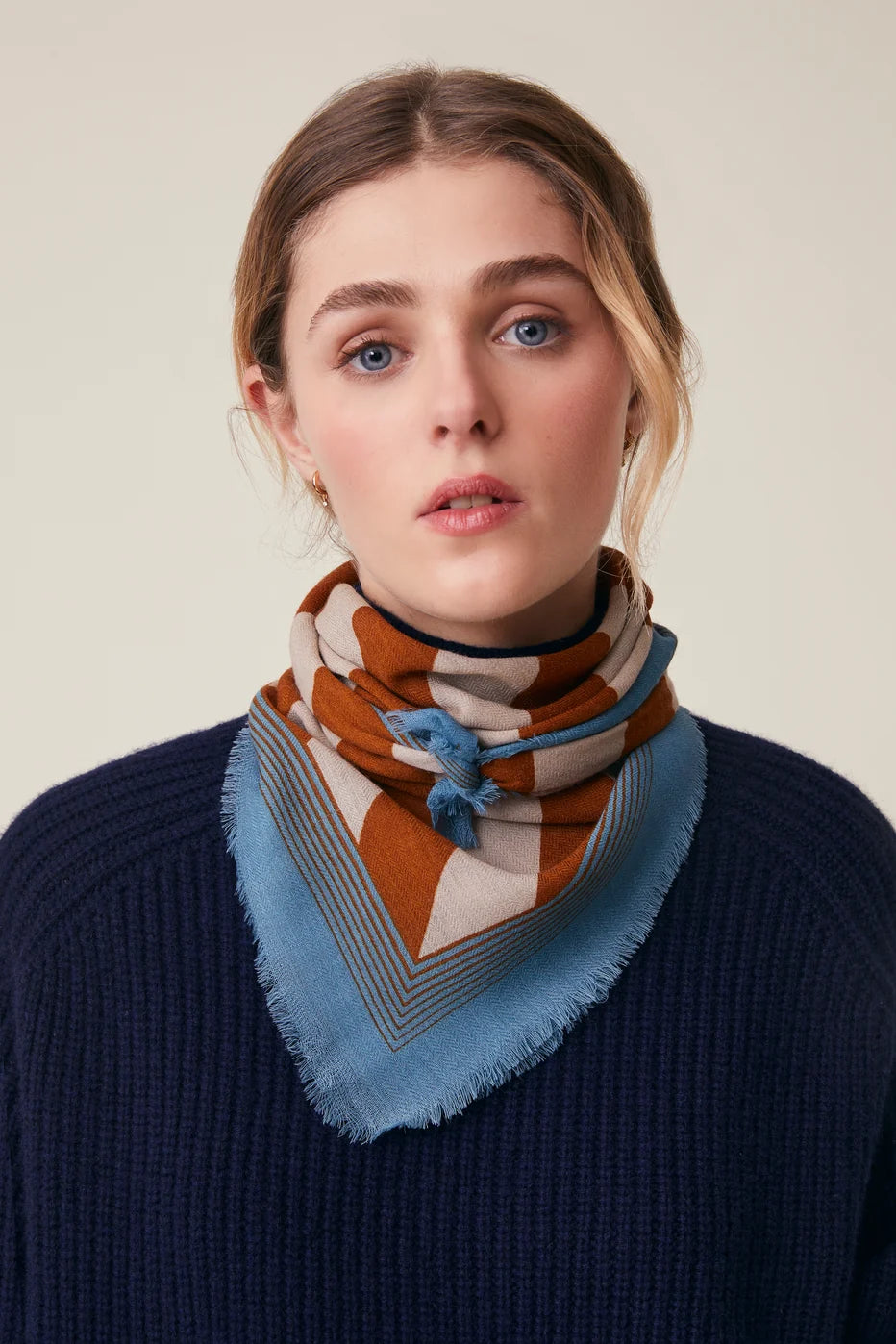 Scarf Bobby