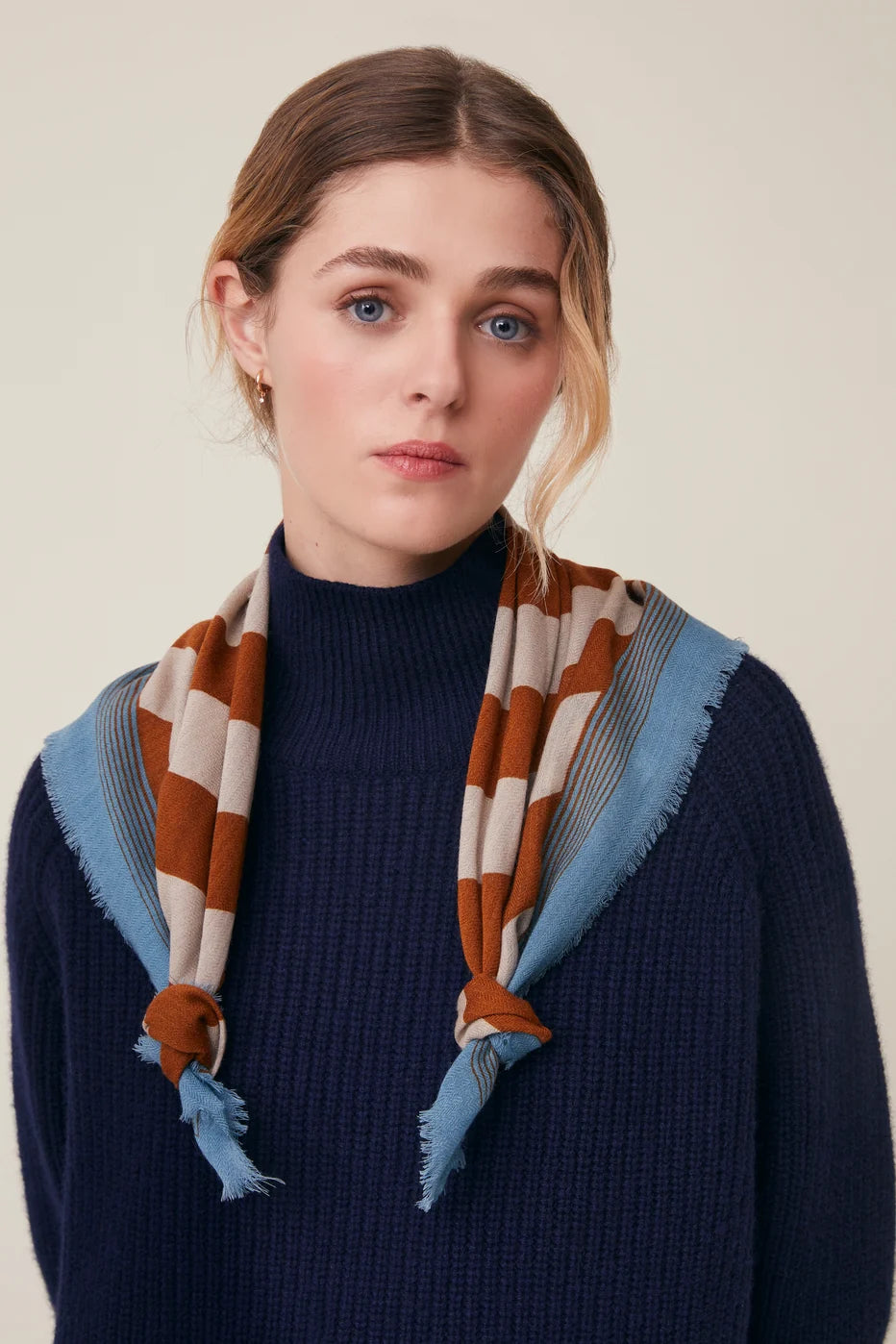 Scarf Bobby