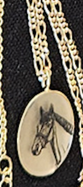 Figaro Oval Horse Necklace