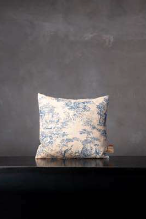 Glafira Linen Pillow