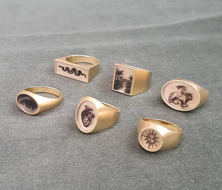 Small Lovers Eye Oval Signet Ring Small