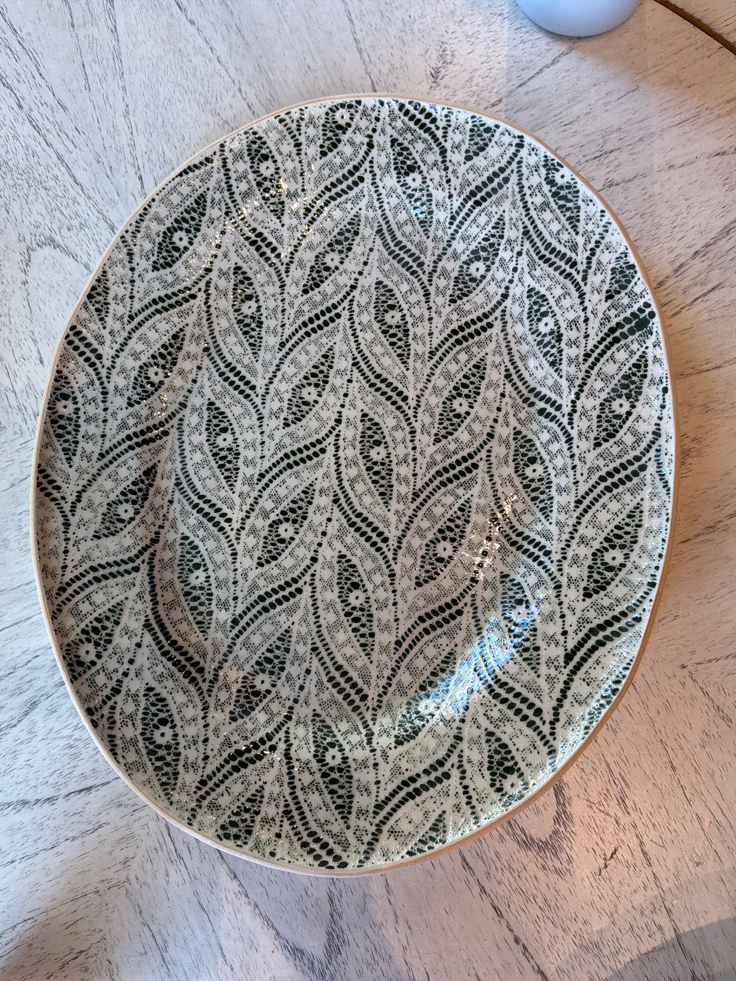 Medium Oval Paisley Pine