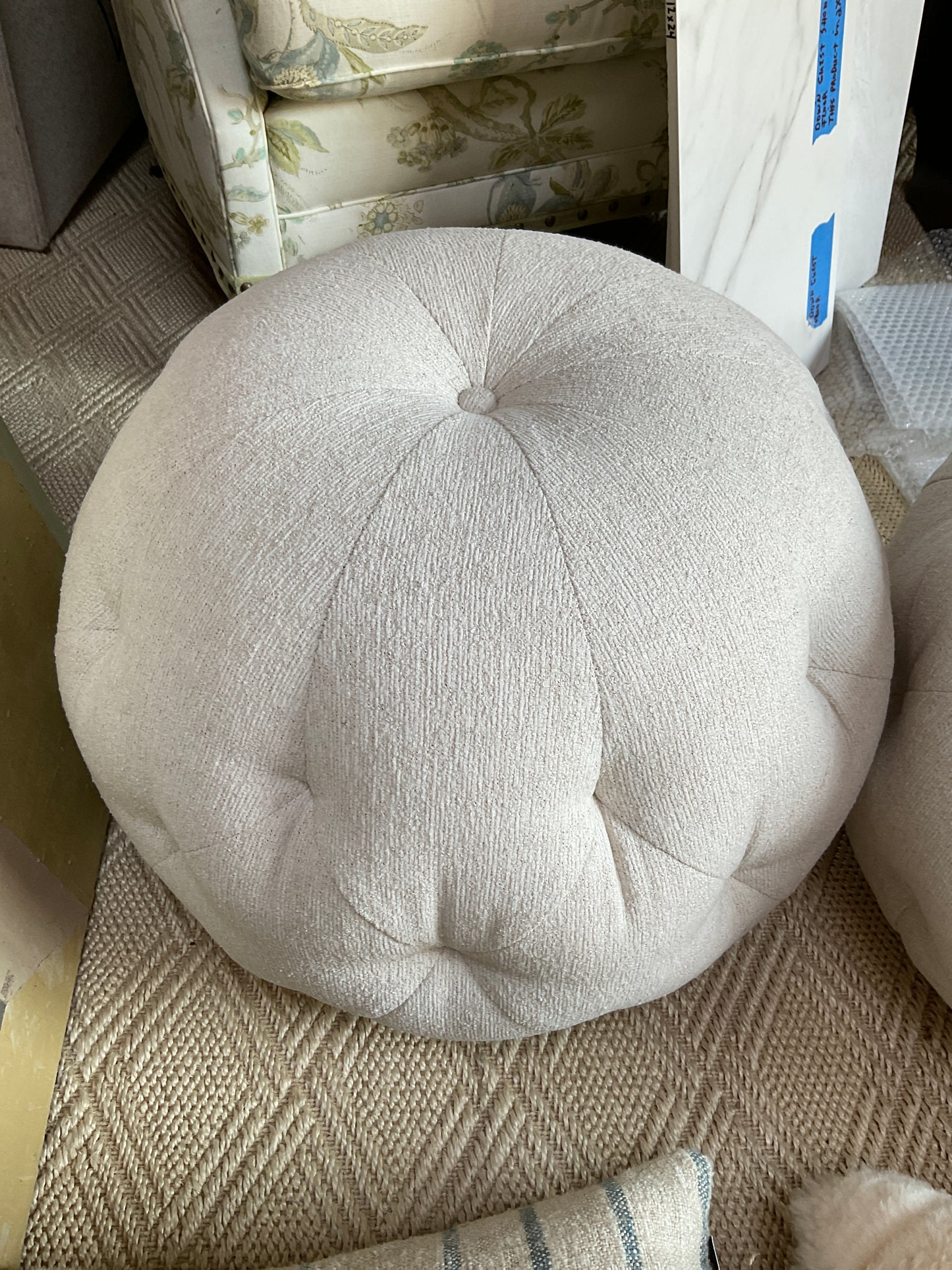 Pouf 20" - Lucerne Vanilla