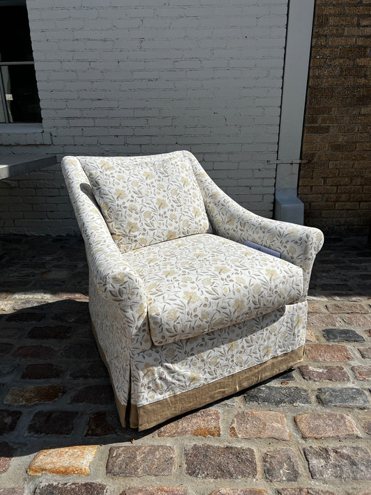 3321 Swivel Chair - Daphne Natural