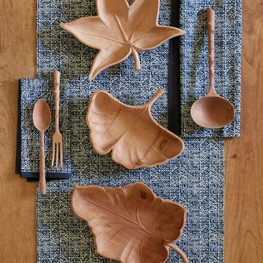 CARVED LEAF BOWL IN BEECHWOOD