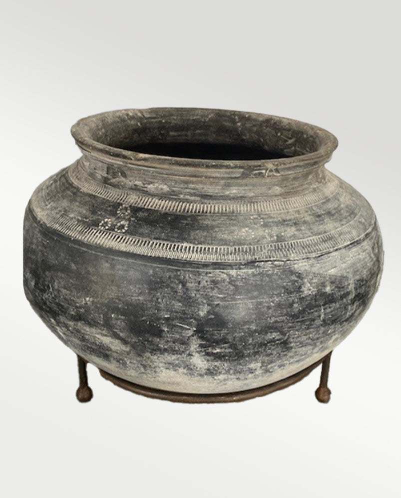 Clay Pot with Stand