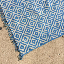 Load image into Gallery viewer, Bev Cotton Printed Rug
