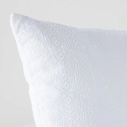 Ines Pillow