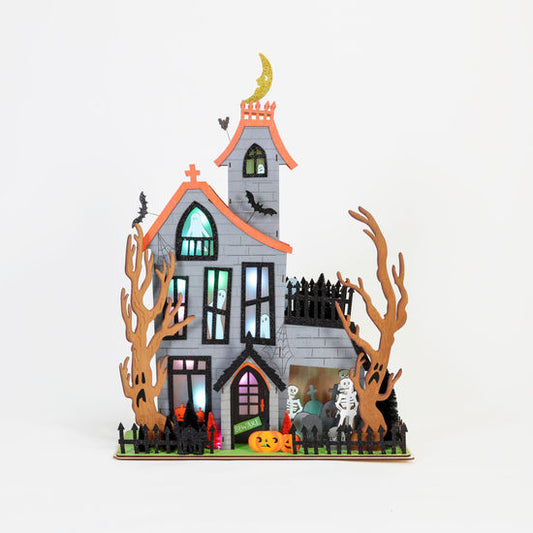 Oversize Haunted House