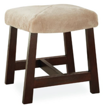 Load image into Gallery viewer, L9003-00 Leather Milking Stool
