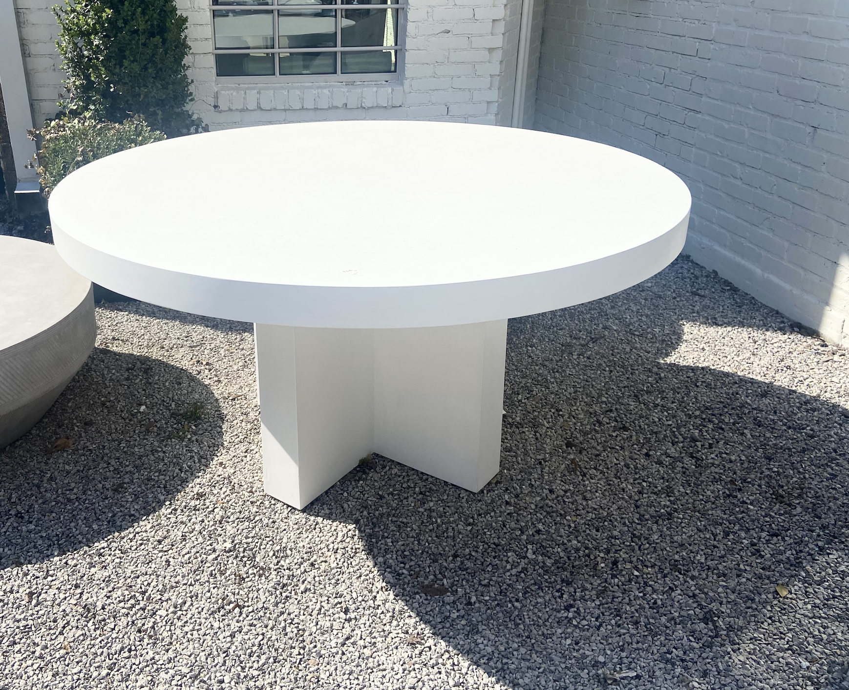 Aura Round Concrete Dining Table - Industrial - Dining Tables - by Trueform  Concrete, LLC