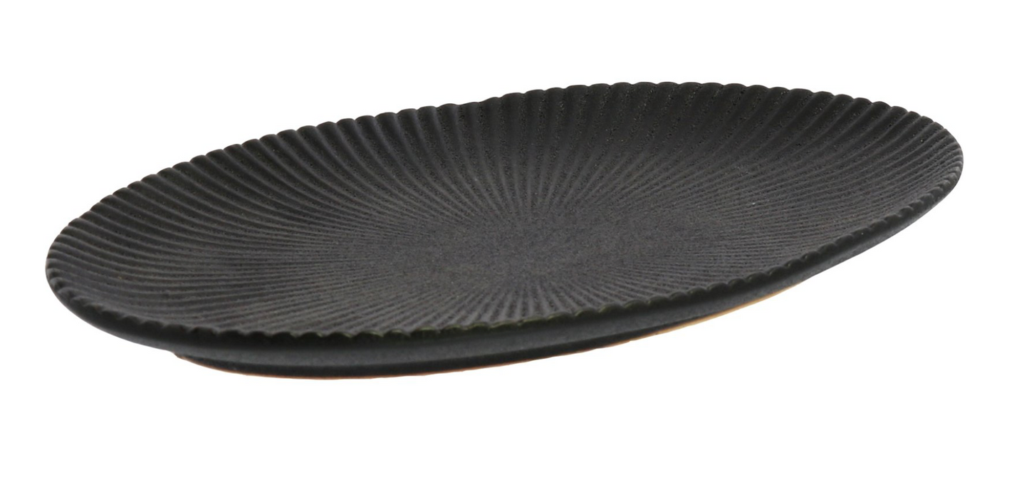 Ribbed Oval Plate