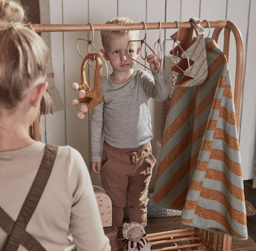 Kids Clothing Hanger – TA Lorton