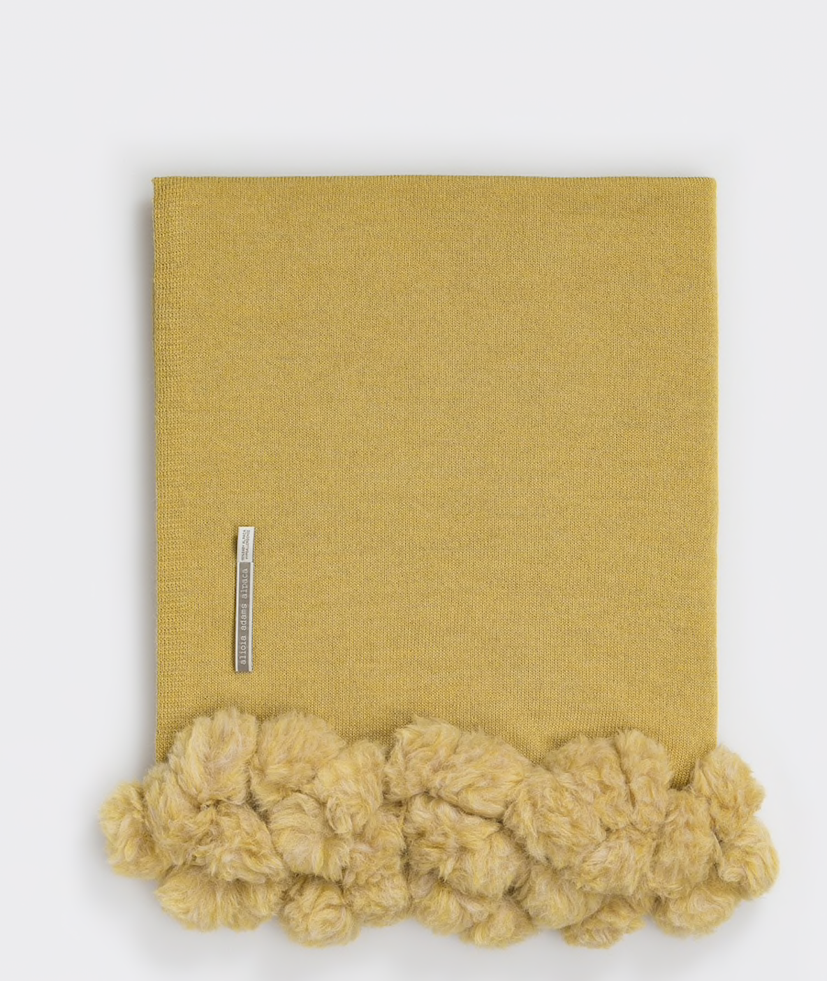 Dandi Throw