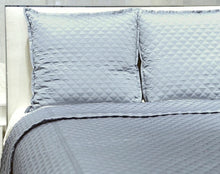 Load image into Gallery viewer, Double Diamond Coverlet Set
