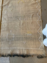 Load image into Gallery viewer, Moroccan Rug Cactus Silk
